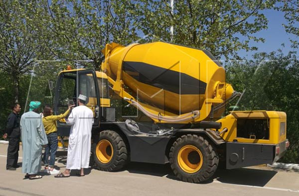 aimix self loading concrete mixer truk in Saudi Arabia