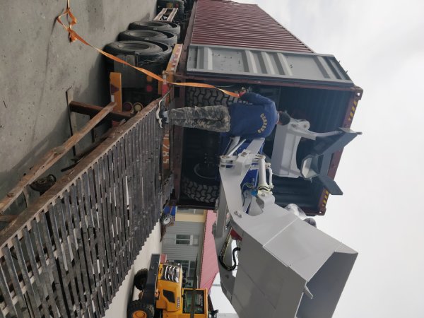 self loading mixer exported