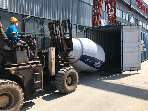 AIMIX 4 cubic meter self loading concrete mixer sent to Russia 4